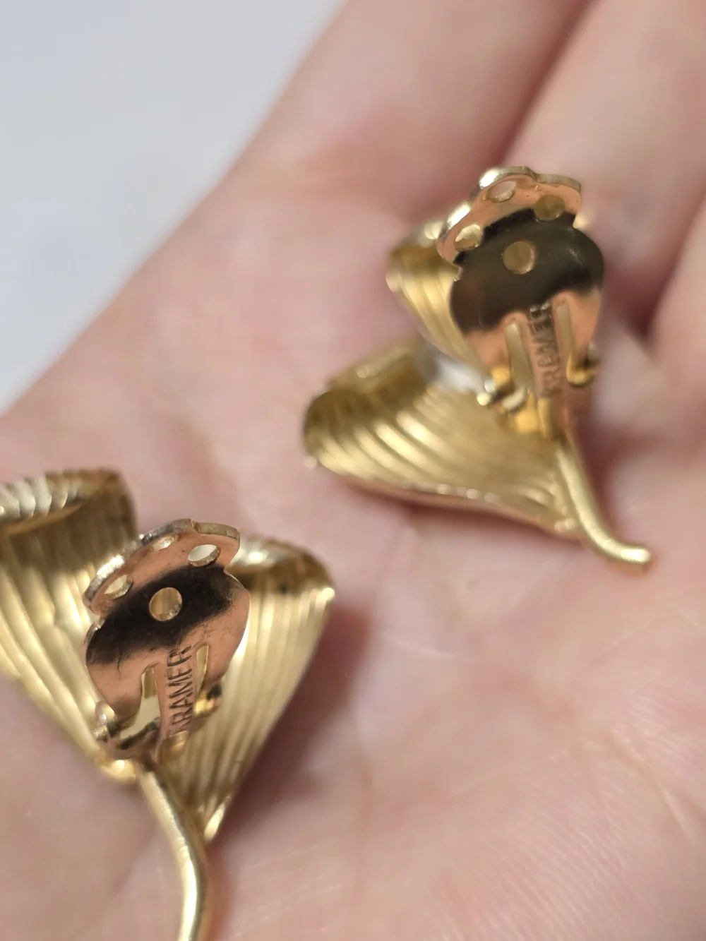 Vintagr Kramer Gold-Tone Leaf Clip-On Earrings